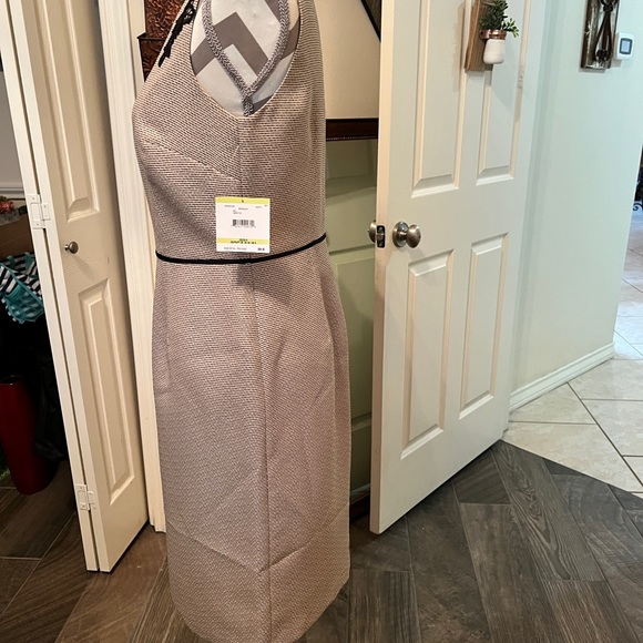 Kasper dress-gold and black - Picture 7 of 8